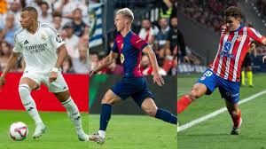 状态火热！琼斯内线接球完成暴扣，随后顶着范子铭强打得手.